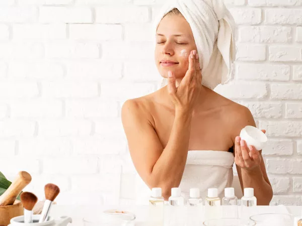 routine soin peau acnéique